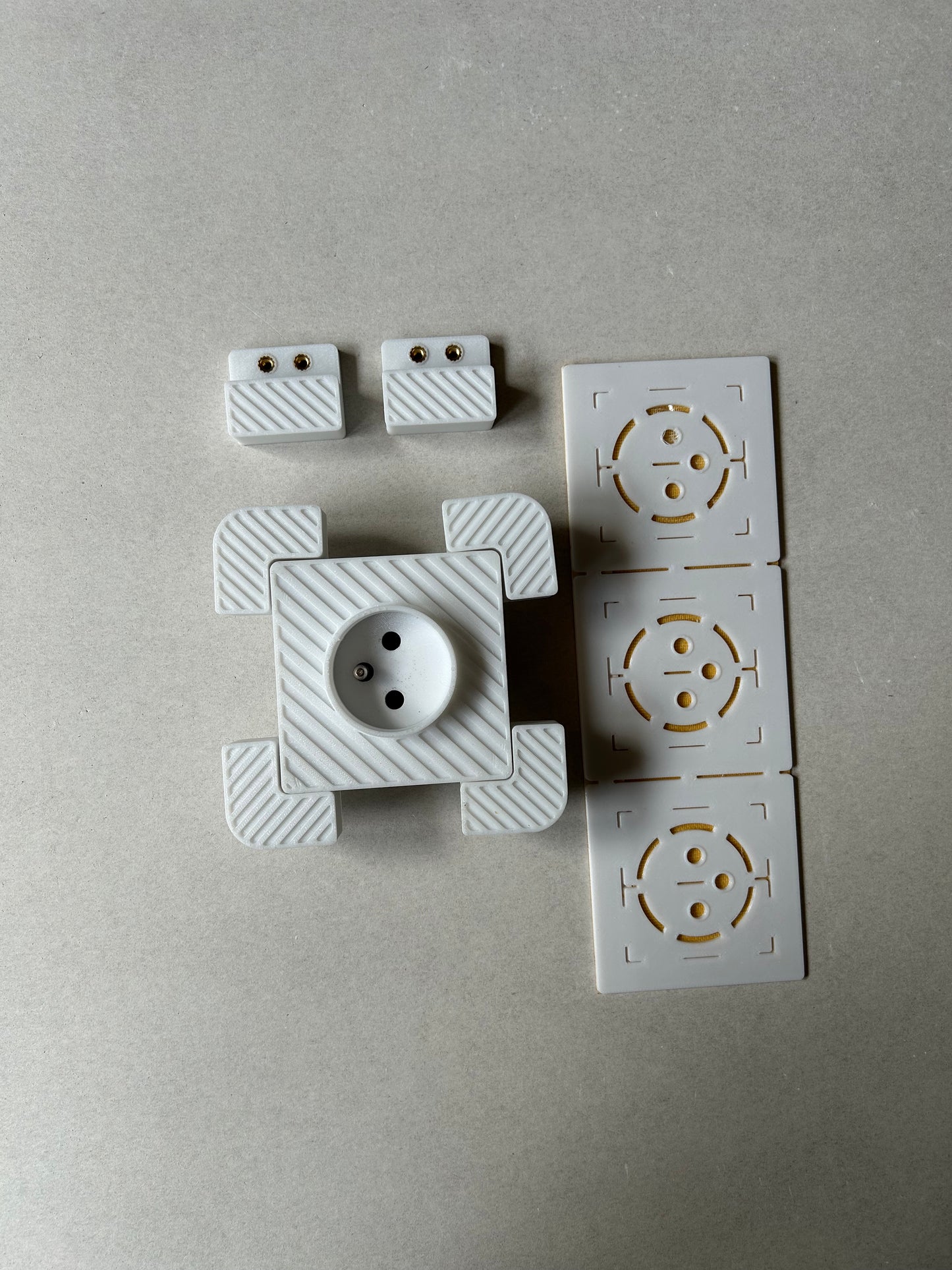 Tegelbaar Stopcontact ''Hidden socket'' The Legrand Valena Life pasvorm
